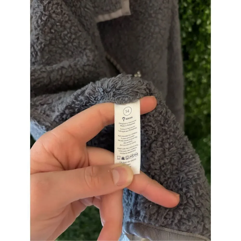 Ivivva Girl 14 Vest Top Gray Reversible Snap Fleece Collar Sleeveless Knit